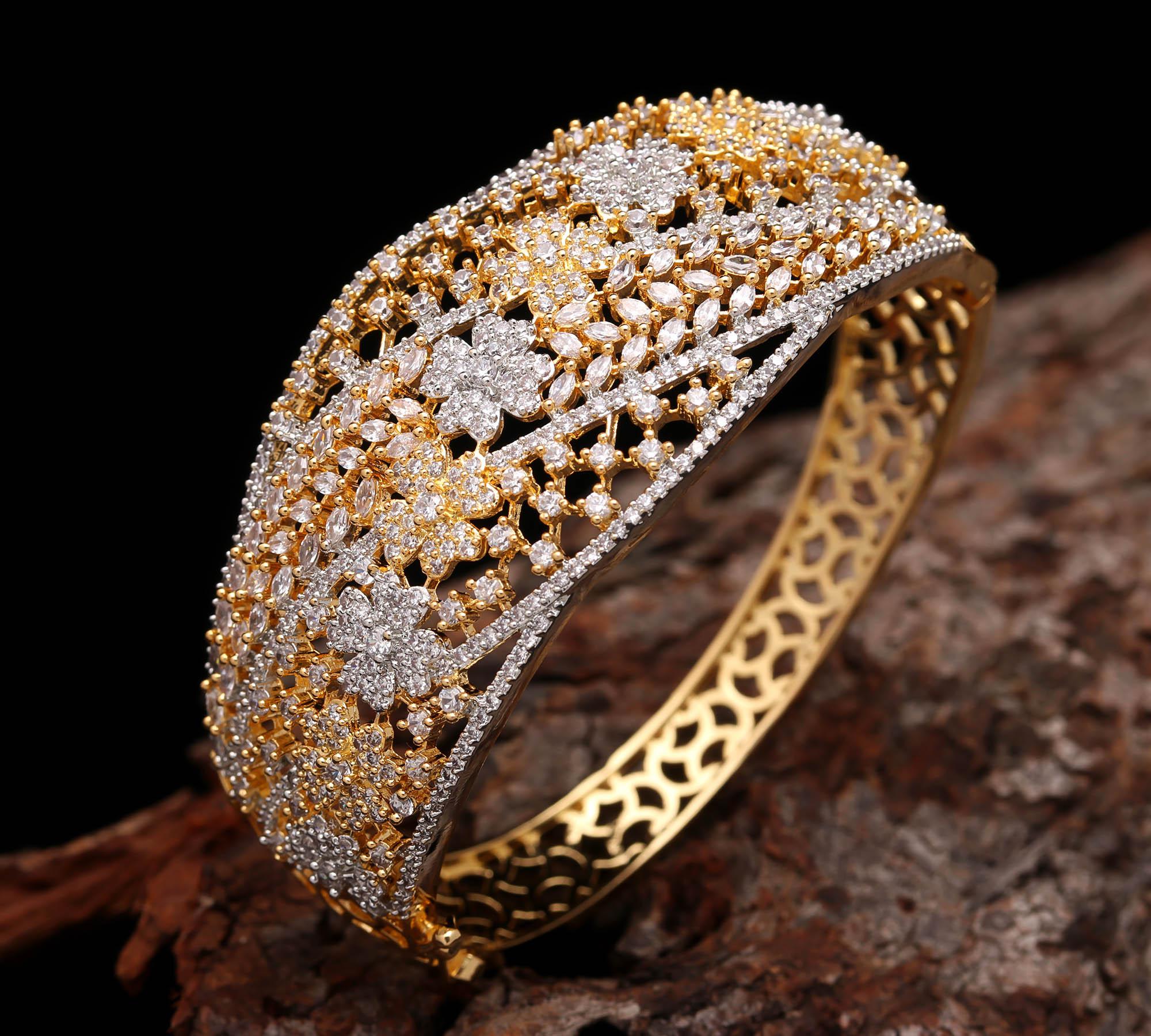 Elegant Gold-Plated Floral Diamond-Cut Bangle – Premium Bridal & Festive Jewelry for Women